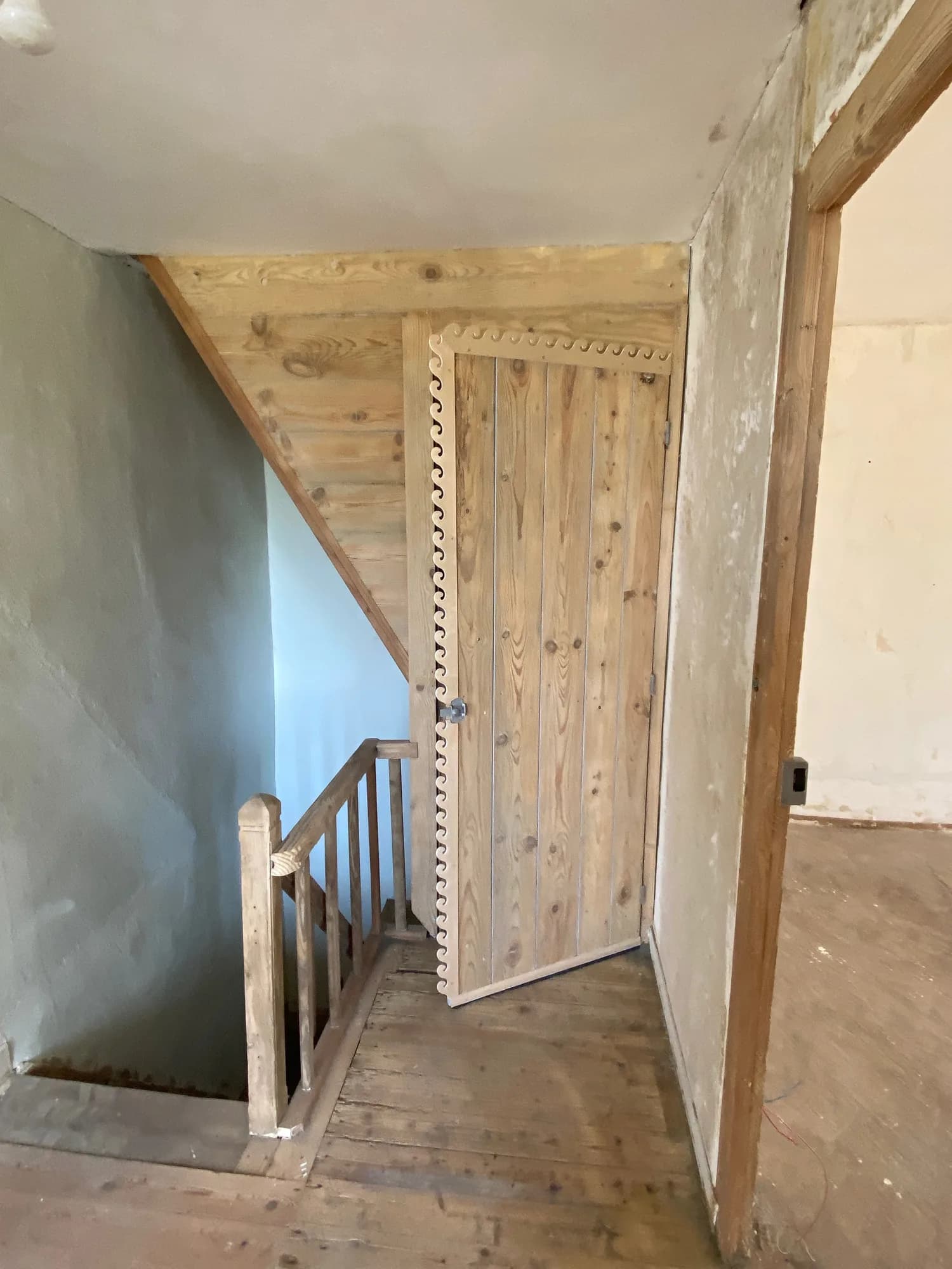 Escaliers et portes en bois