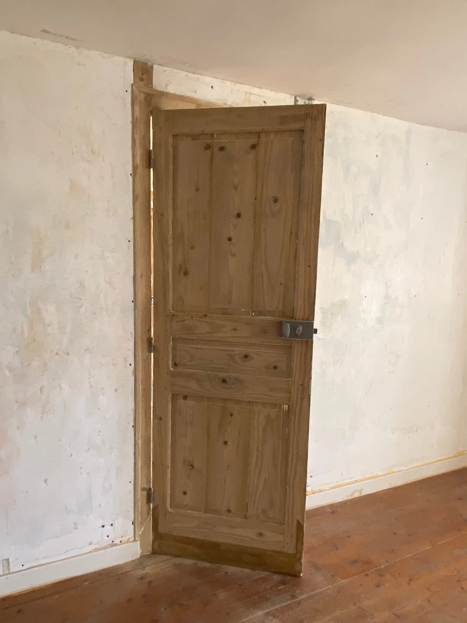 Escaliers et portes en bois