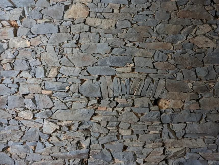 Le Légué — Mur et escalier intérieur — après