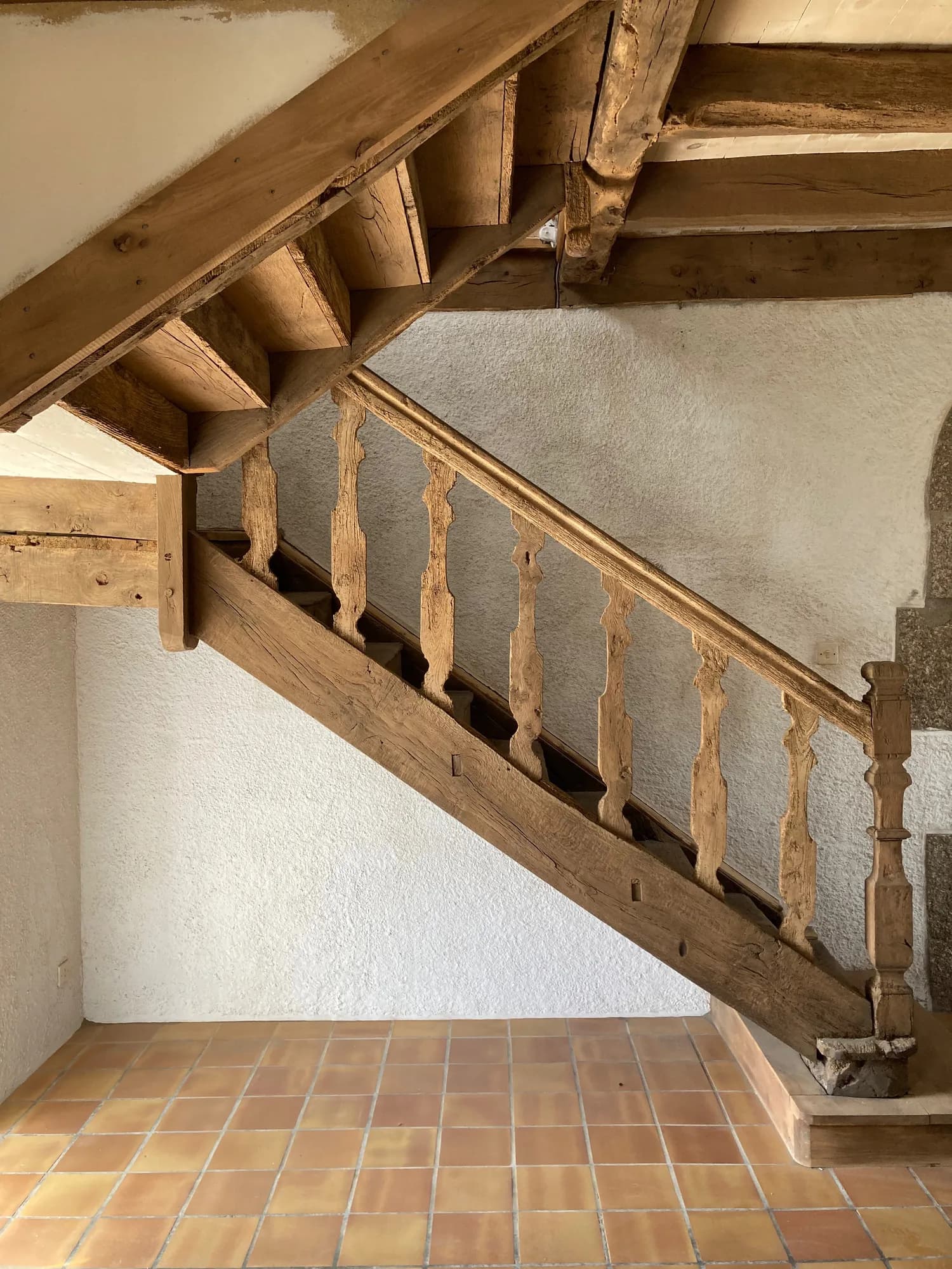 Plouha — Escalier de profil — après